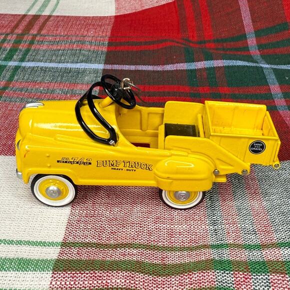 The 1953 Murray Dump Truck, No 742, by Hallmark, W/Jet Flow Drive - Picture 1 of 4